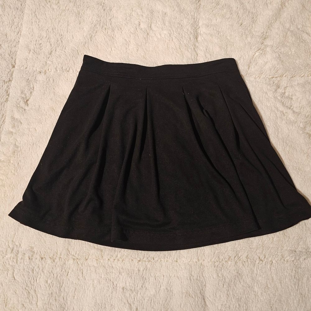 Epic Threads Girls Black Velvet Skater Skirt. Size L